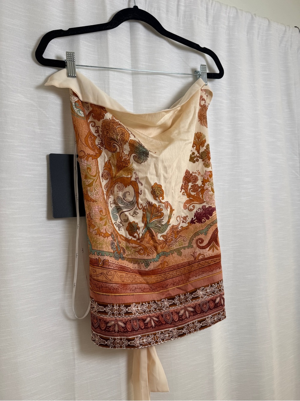 Lulus Paisley Print Cowl Neck Halter Tie Back Top Cream | NWT Size XS - Picture 9 of 15